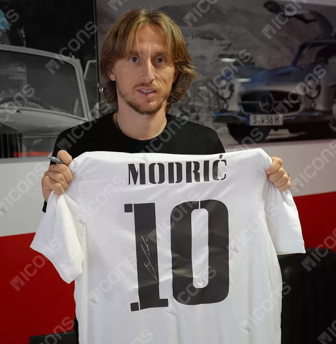 Luka Modric Back Signed Real Madrid 2022-23 Home Shirt With Fan Style Numbers In Hero Frame: Option 1