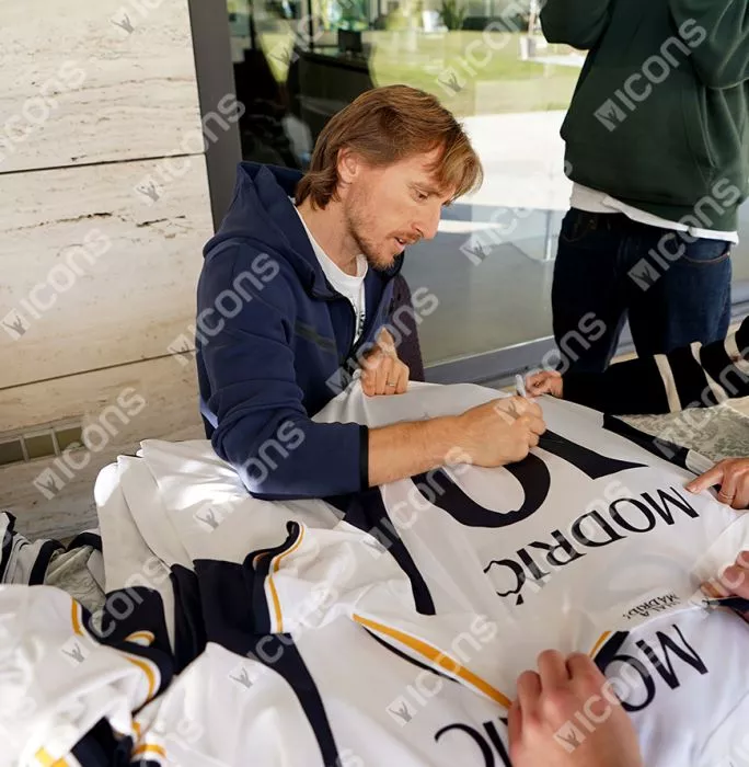 Luka Modric Back Signed Real Madrid 2023-24 Home Shirt In Hero Frame: Option 1
