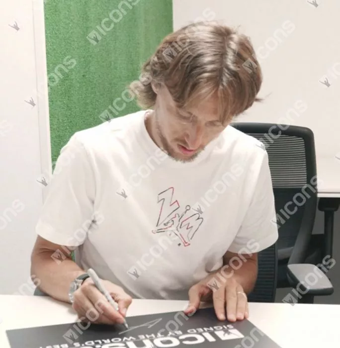 Luka Modric Front Signed Real Madrid 2021-22 Long Sleeve Home Shirt: UEFA Champions League Final Text