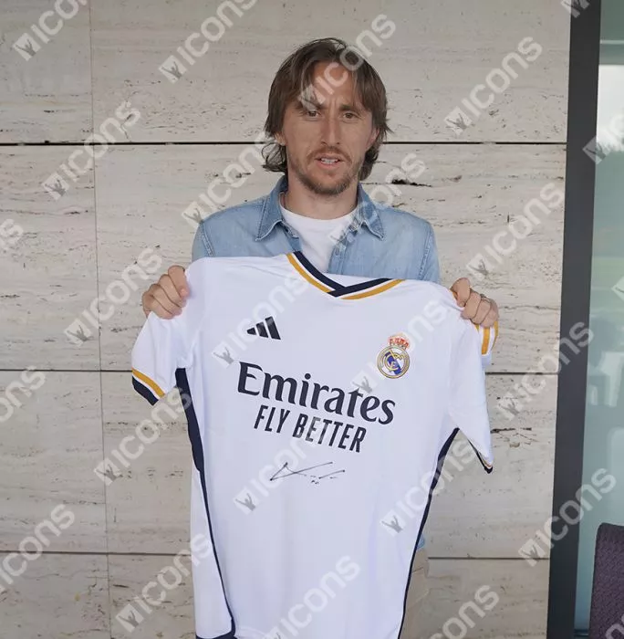 Luka Modric Front Signed Real Madrid 2023-24 Home Shirt In Hero Frame: Option 1