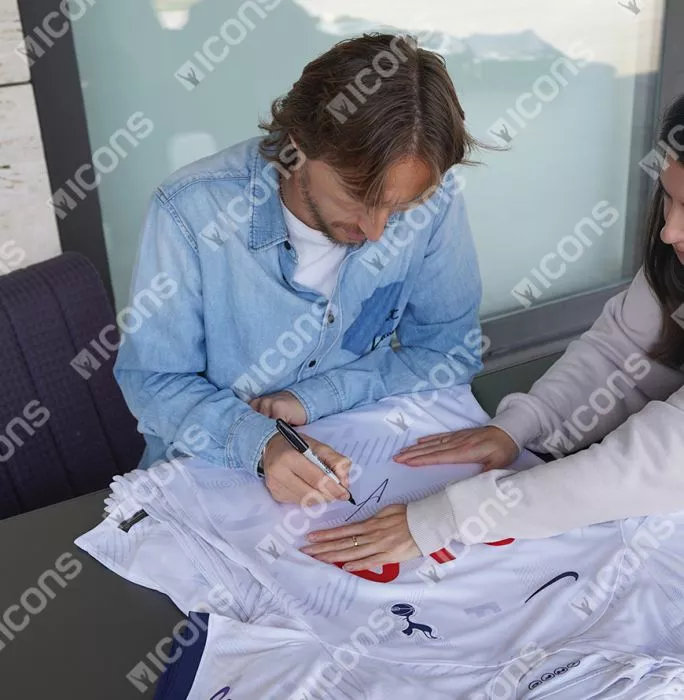 Luka Modric Front Signed Tottenham Hotspur 2023-24 Home Shirt In Hero Frame: Option 1