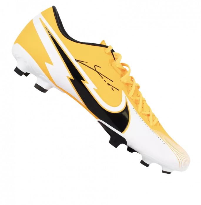 Luka Modric Signed Football Boot: Nike Mercurial Vapor Academy FG