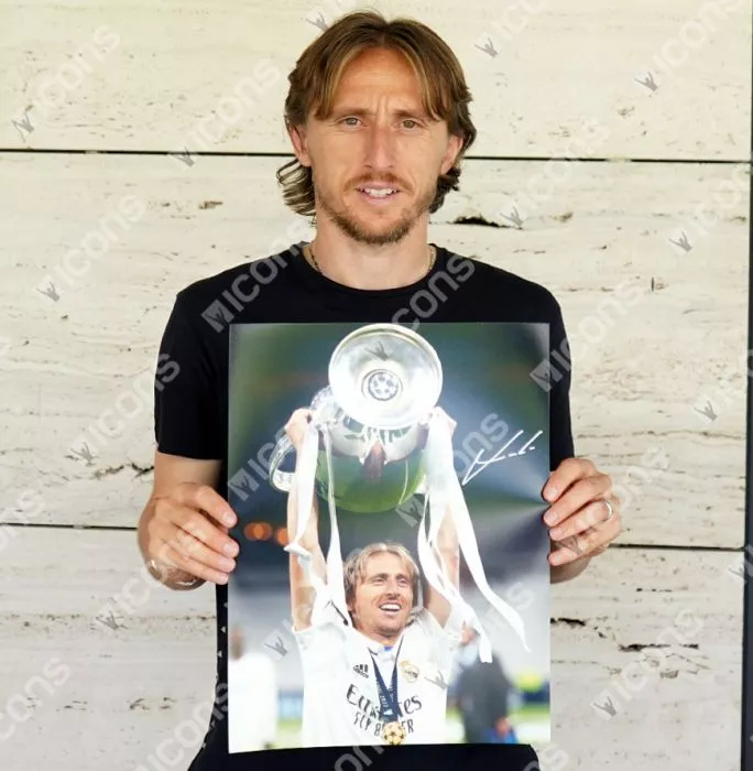 Luka Modric Signed Real Madrid Photo: 2022 UEFA Champions League Winner