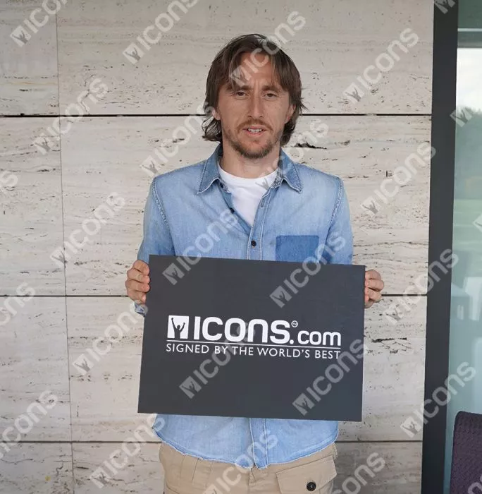 Luka Modric Signed UEFA Champions League Final 2022 Programme