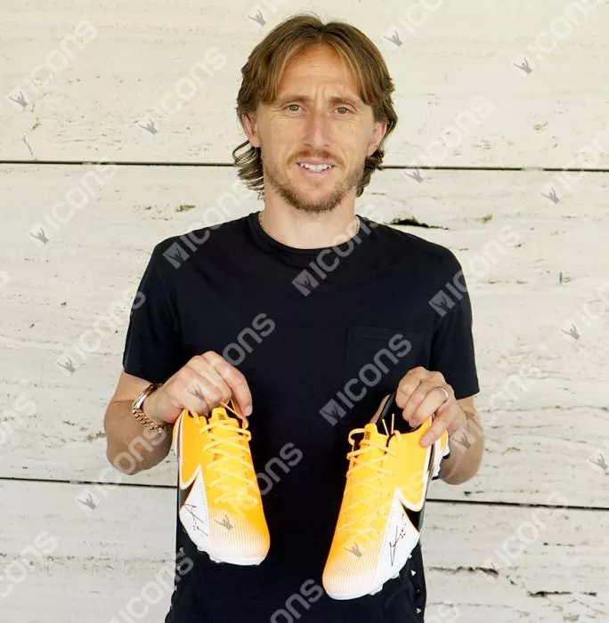 Luka Modric Signed Yellow Nike Mercurial Vapor Boot