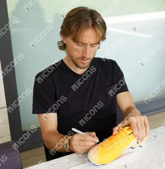 Luka Modric Signed Yellow Nike Mercurial Vapor Boot