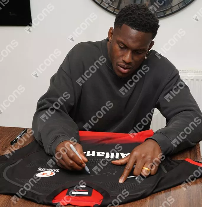 Maro Itoje Front Signed Saracens 2015-16 Authentic Home Shirt In Hero Frame: Option 1