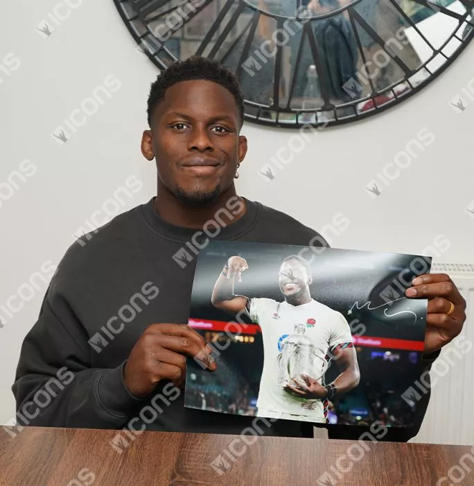 Maro Itoje Signed England Photo In Premium Photo Frame: 2025 Calcutta Cup Winners