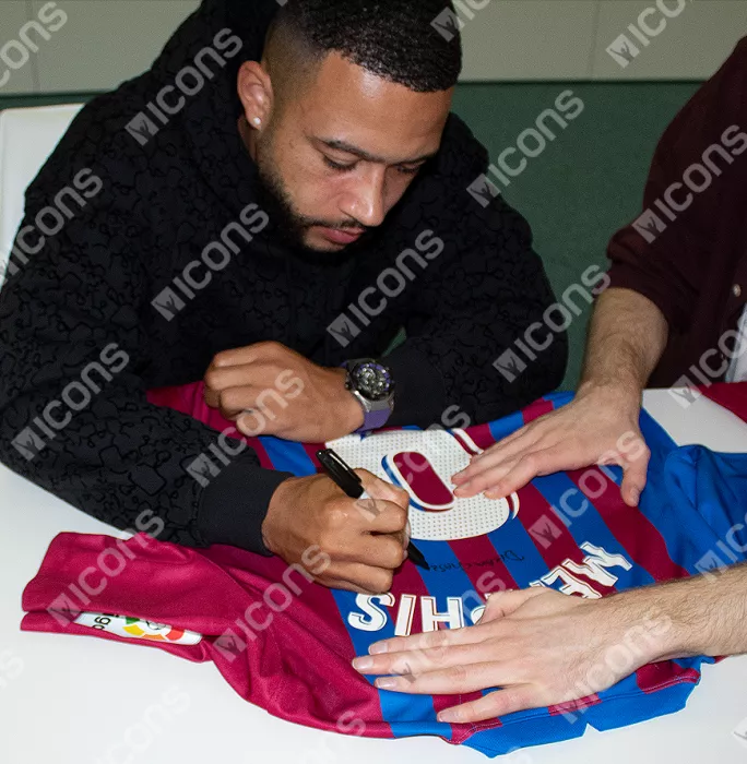 Memphis Depay Official FC Barcelona Front Signed And Framed 2021-22 Home Shirt: 'Dream Chaser' Special Edition
