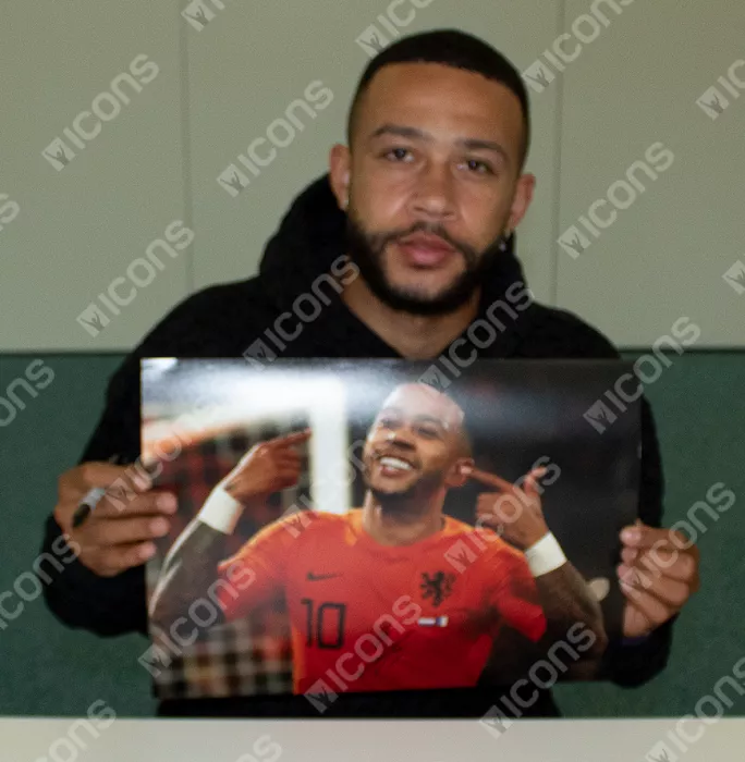 Memphis Depay Signed Netherlands Photo In Black Wooden Frame
