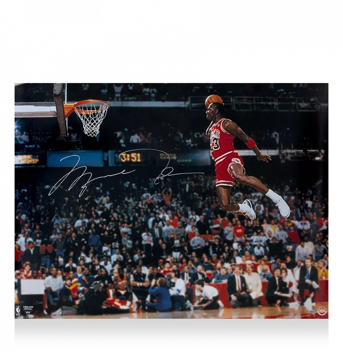 Michael Jordan Signed Chicago Bulls Photo: Legendary Slam Dunk