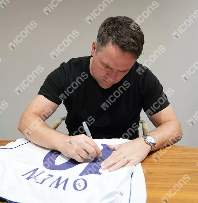 Michael Owen Signed England 2002 Home Shirt In Hero Frame: Option 1