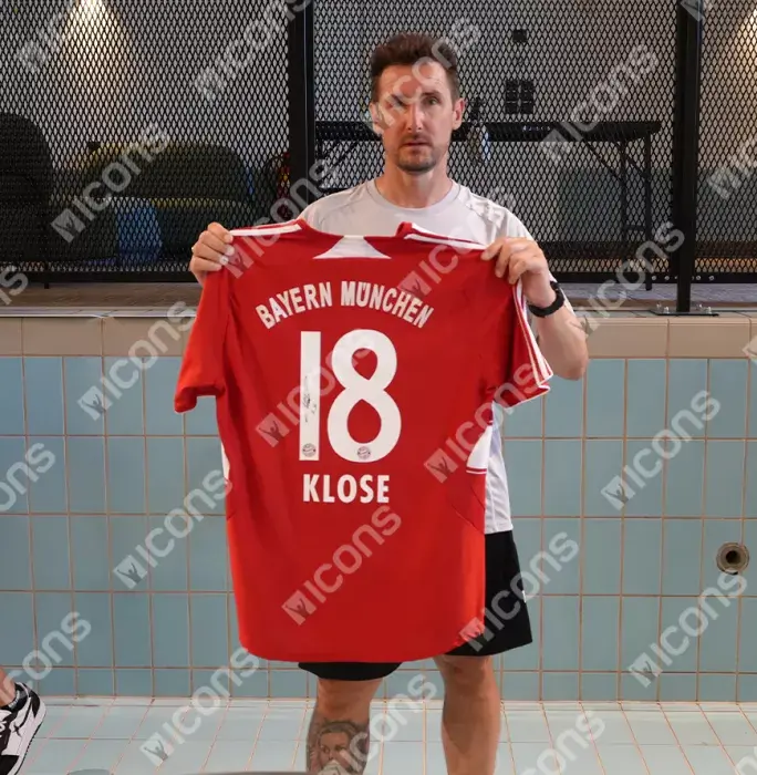 Miroslav Klose Back Signed FC Bayern Munich 2007-08 Home Shirt In Classic Frame