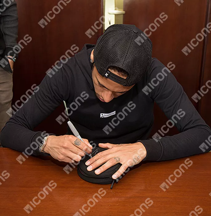 Neymar Jr Signed Beats Solo2 On-Ear Headphone Case