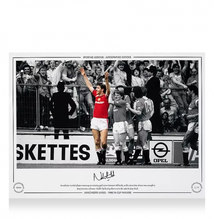 Norman Whiteside Signed Manchester United Photo