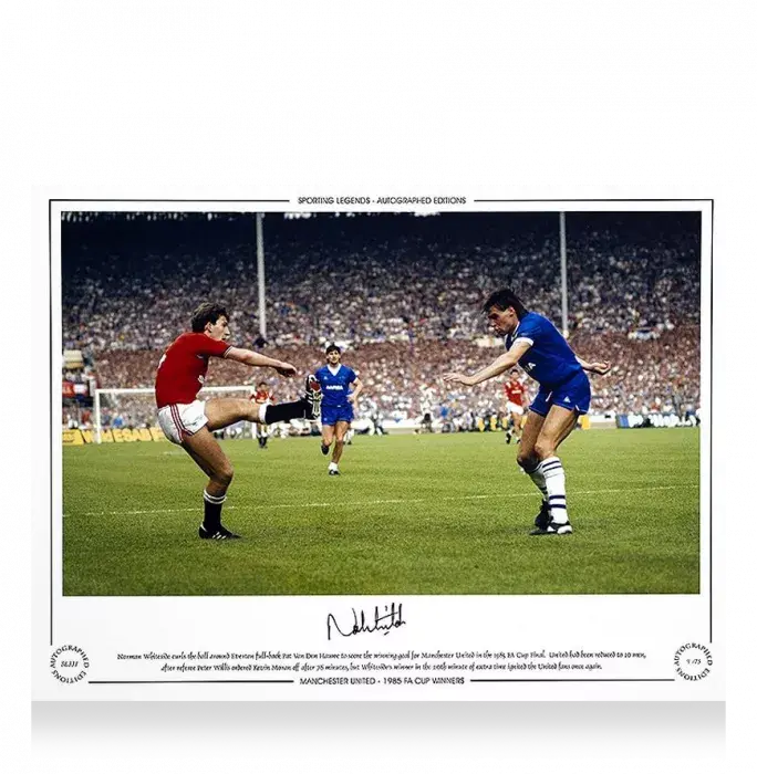 Norman Whiteside Signed Manchester United Photo