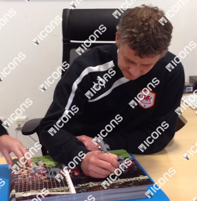 Ole Gunnar Solskjaer Signed Manchester United Photo In Black Wooden Frame: 1999 UEFA Champions League Final Goal