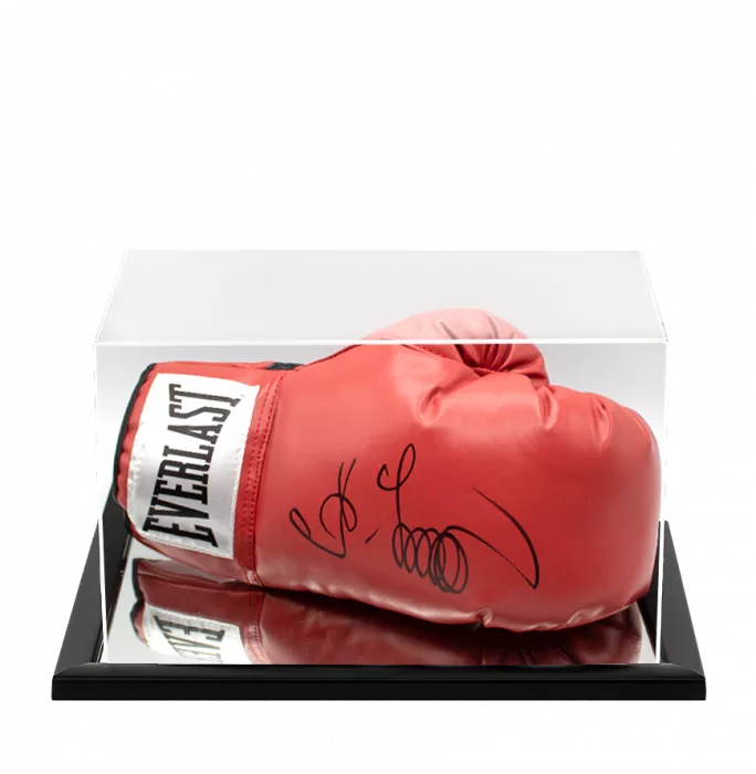 Oleksandr Usyk Signed Red Everlast Boxing Glove In Acrylic Case