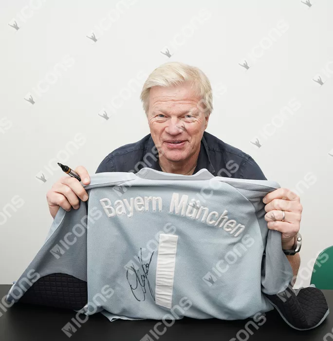 Oliver Kahn Back Signed FC Bayern Munich 2001-02 Goalkeeper Shirt In Classic Frame
