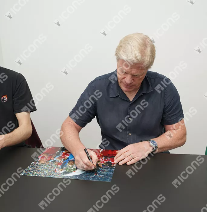 Oliver Kahn Signed FC Bayern Munich Photo In Black Wooden Frame: UEFA Champions League Winner