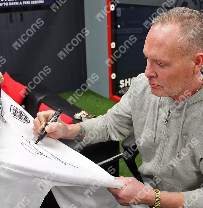 Paul Gascoigne Front Signed England 1990 Home Shirt In Hero Frame: Option 1