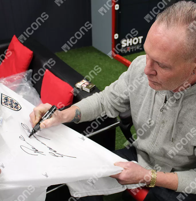Paul Gascoigne Front Signed England 1990 Home Shirt In Hero Frame: Option 1