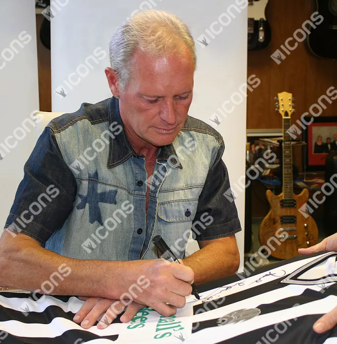 Paul Gascoigne Front Signed Newcastle United 1988-89 Home Shirt In Classic Frame