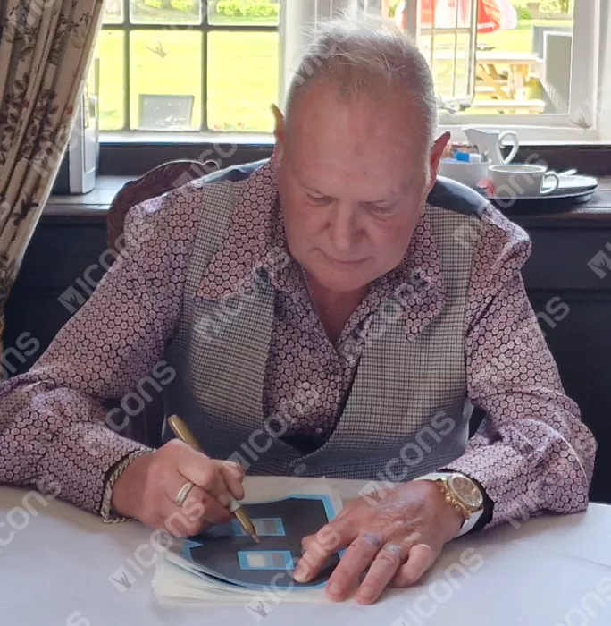 Paul Gascoigne Signed England 1996 Home Shirt With Fan Style Number In Hero Frame: Option 1