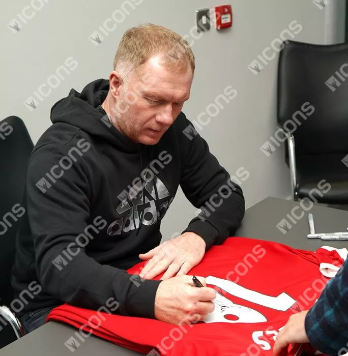 Paul Scholes Back Signed Manchester United 2021-22 Home Shirt: UCL Edition In Classic Frame