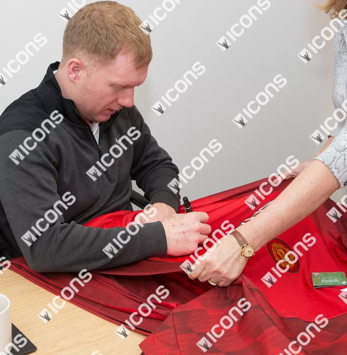 Paul Scholes Front Signed Manchester United 1998 Home Shirt In Classic Frame: Theatre Of Dreams