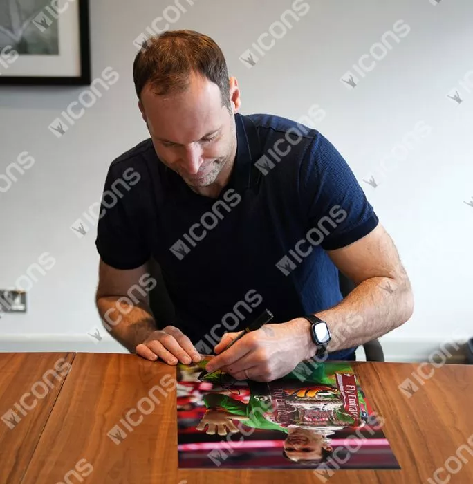 Petr Cech Signed Arsenal Photo In Black Wooden Frame: 2017 FA Cup Winner