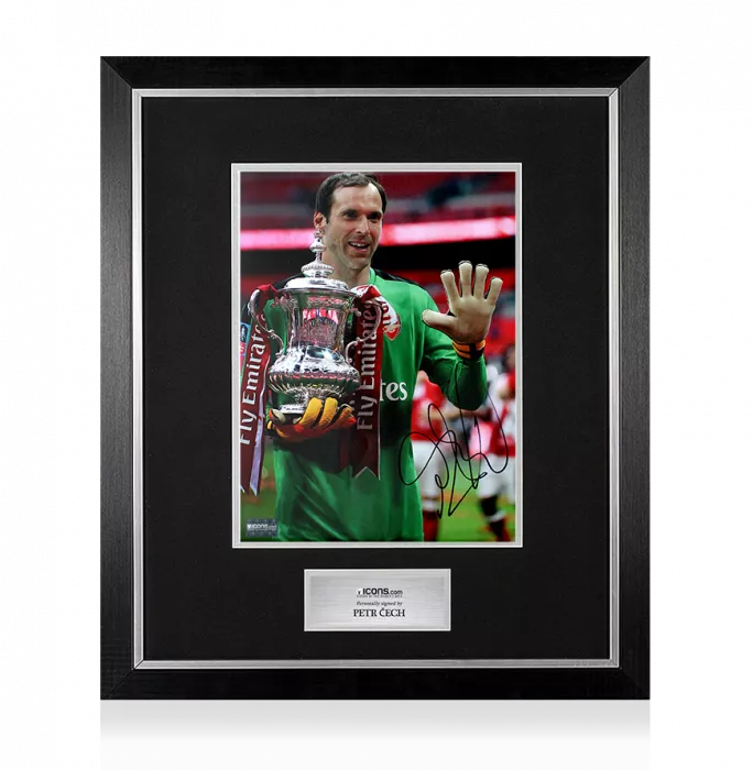 Petr Cech Signed Arsenal Photo In Premium Photo Frame: 2017 FA Cup Winner