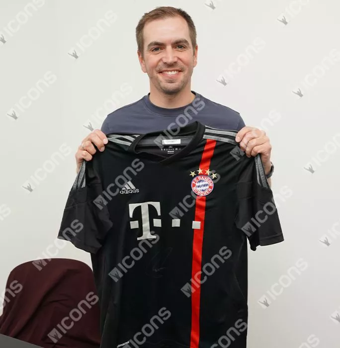 Philipp Lahm Front Signed FC Bayern Munich 2014-15 Third Shirt In Classic Frame