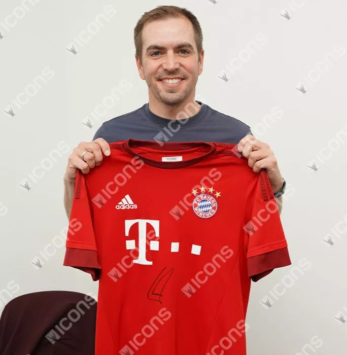 Philipp Lahm Front Signed FC Bayern Munich 2015-16 Home Shirt In Classic Frame