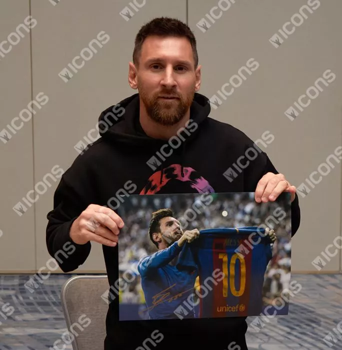 PRE-FRAMED Lionel Messi Official FC Barcelona Signed And Framed Photo: Iconic Clasico Celebration