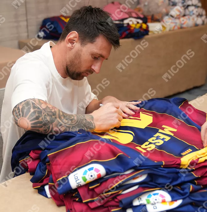 PRE-FRAMED Lionel Messi Official UEFA Champions League Official Back Signed And Framed FC Barcelona 2020-2021 Home Shirt