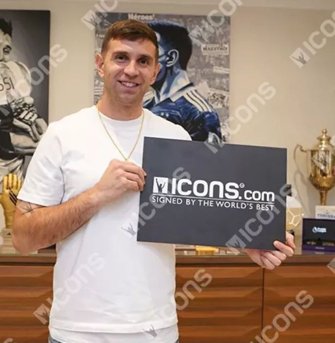 PRE-ORDER Emiliano Martinez Signed And Personally Dedicated Argentina Home Shirt