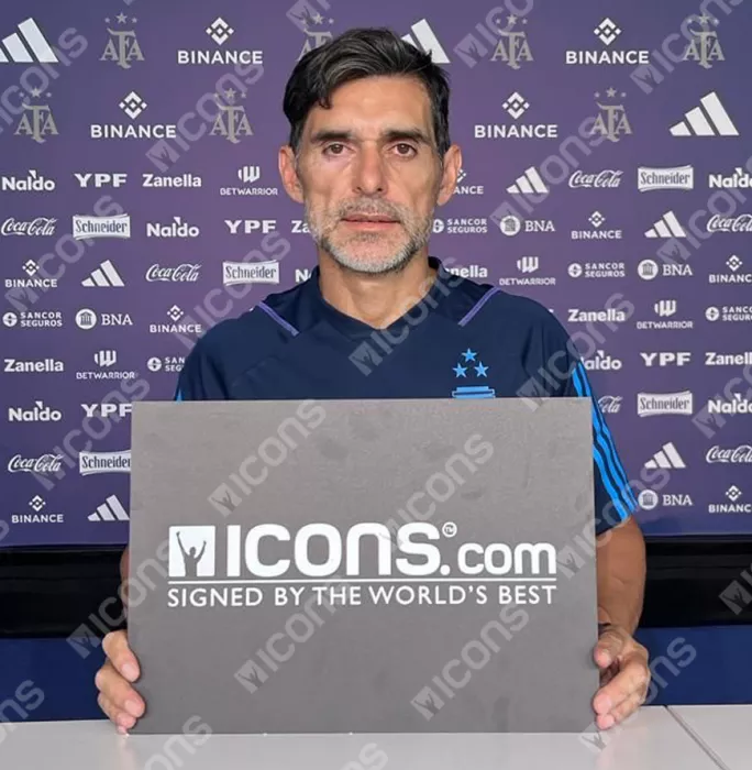 Roberto Ayala Signed Valencia CF Photo In Black Wooden Frame: 2004 UEFA Cup Winner