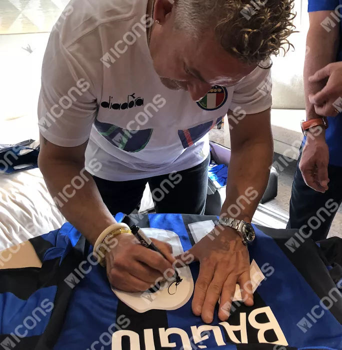 Roberto Baggio Back Signed Internazionale Home Shirt In Classic Frame