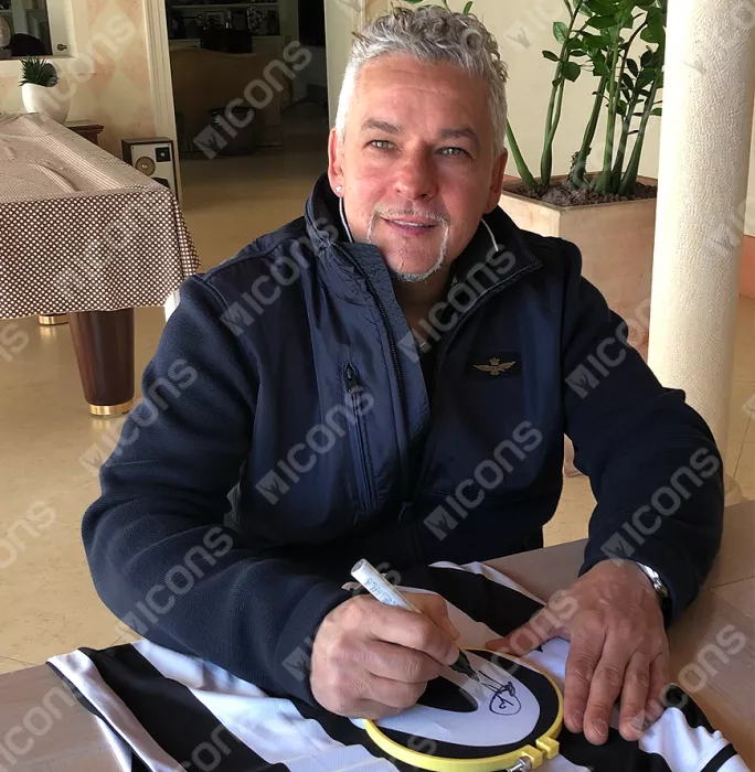 Roberto Baggio Back Signed Juventus 1994-95 Home Shirt With Long Sleeves In Hero Frame: Option 1