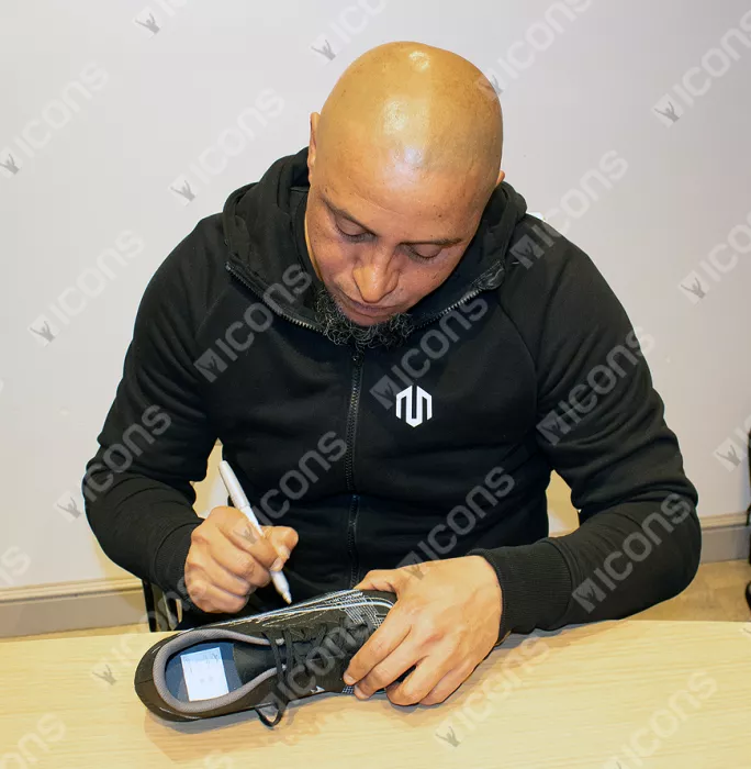 Roberto Carlos Signed Black Nike Vapor Club Boot