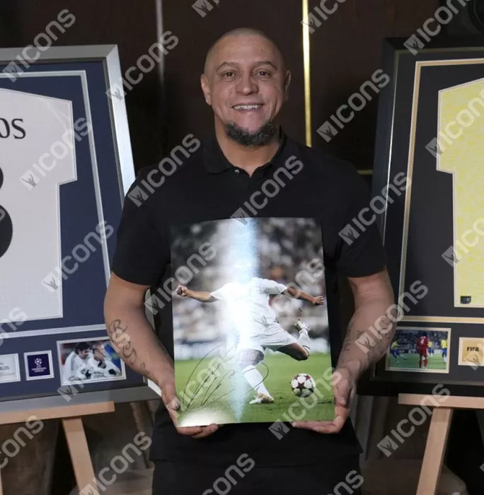 Roberto Carlos Signed Real Madrid CF Photo In Premium Photo Frame: Los Blancos Icon