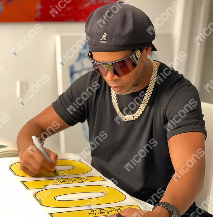 Ronaldinho Back Signed Modern FC Barcelona Home Shirt With Fan Style Numbers In Hero Frame: Option 2