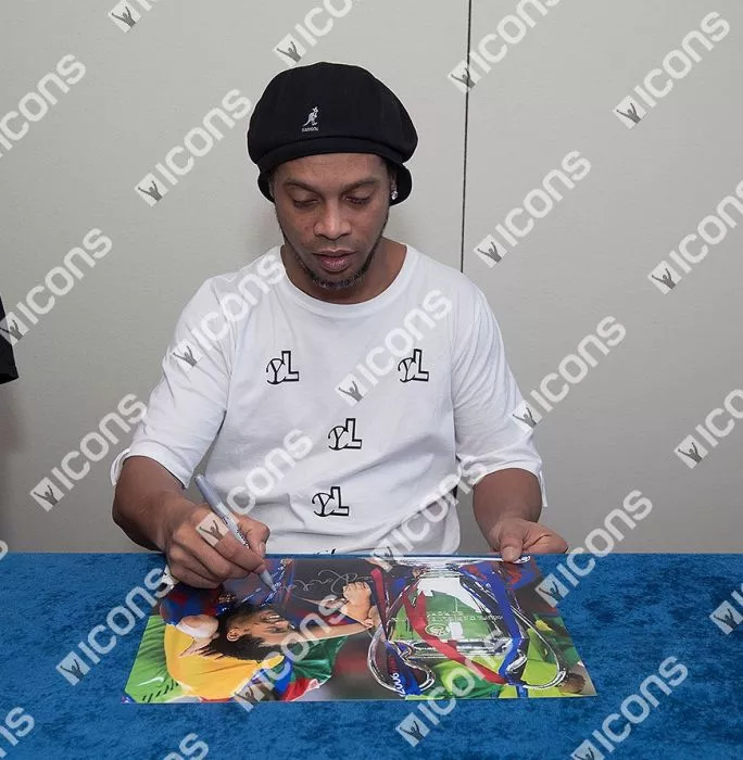 Ronaldinho Signed FC Barcelona Photo: 2006 UEFA Champions League Winner