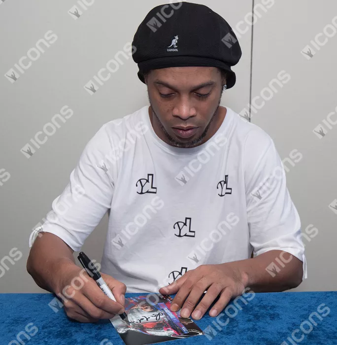 Ronaldinho Signed Mini FC Barcelona Photo: 2006 UEFA Champions League Winner