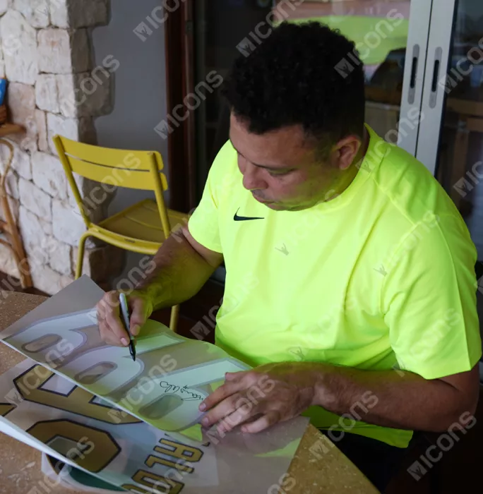 Ronaldo Back Signed Internazionale 1998 Home Shirt In Deluxe Packaging