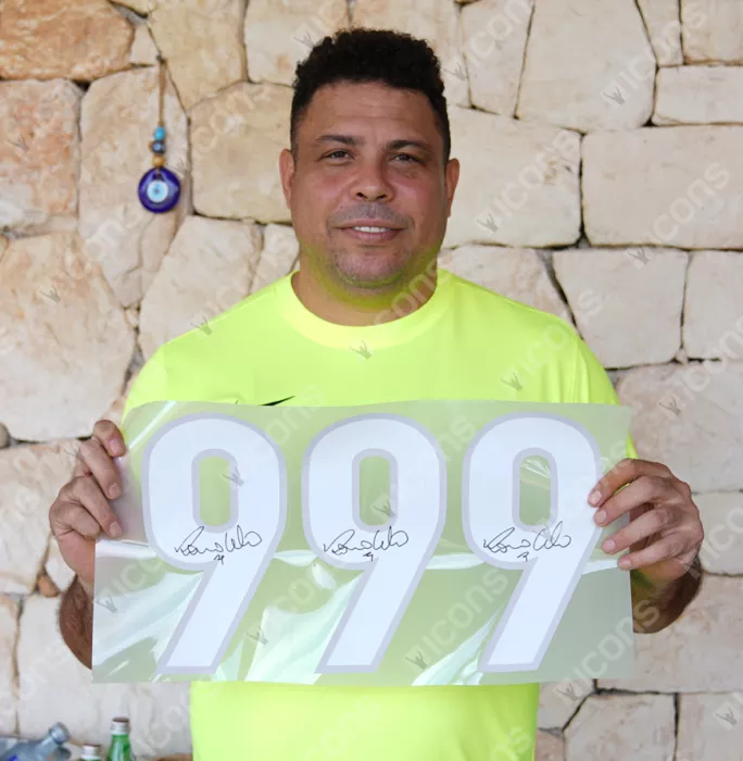 Ronaldo Back Signed Internazionale 1998 Home Shirt In Hero Frame: Option 1