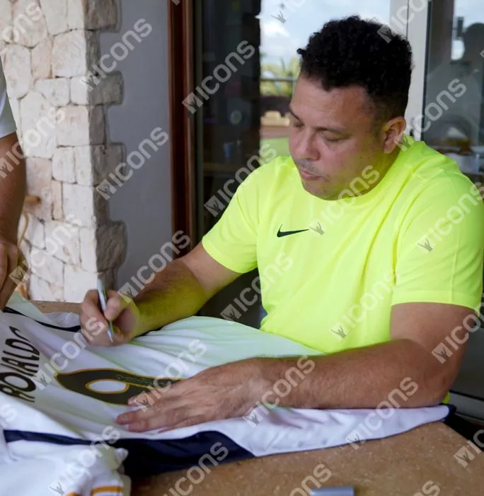 Ronaldo Back Signed Modern Real Madrid CF Home Shirt With Fan Style Numbers In Hero Frame: Option 1