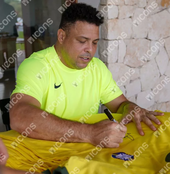 Ronaldo Front Signed Brazil 1970 Home Shirt In Classic Frame