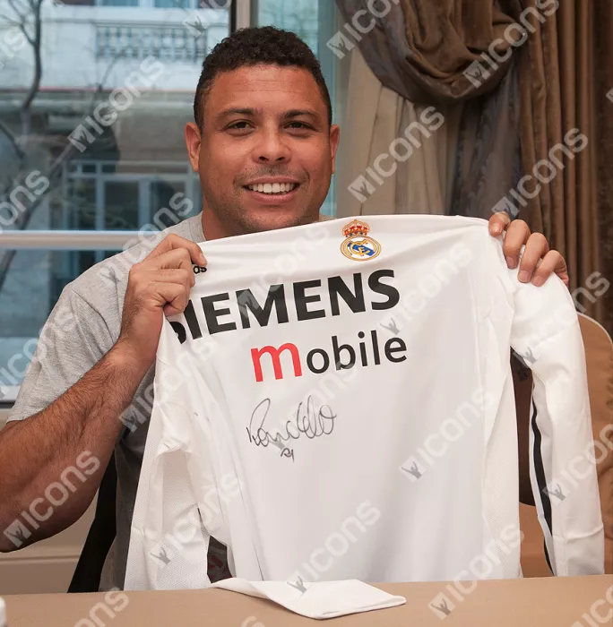 Ronaldo Front Signed Real Madrid 2003-04 Home Shirt With Long Sleeves